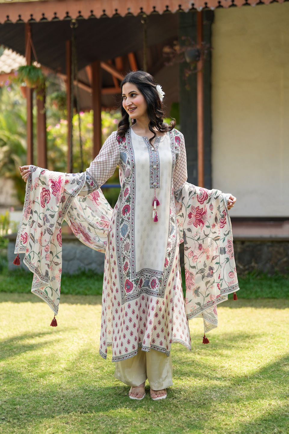Off White Jaipur Bagh Muslin Suit Set