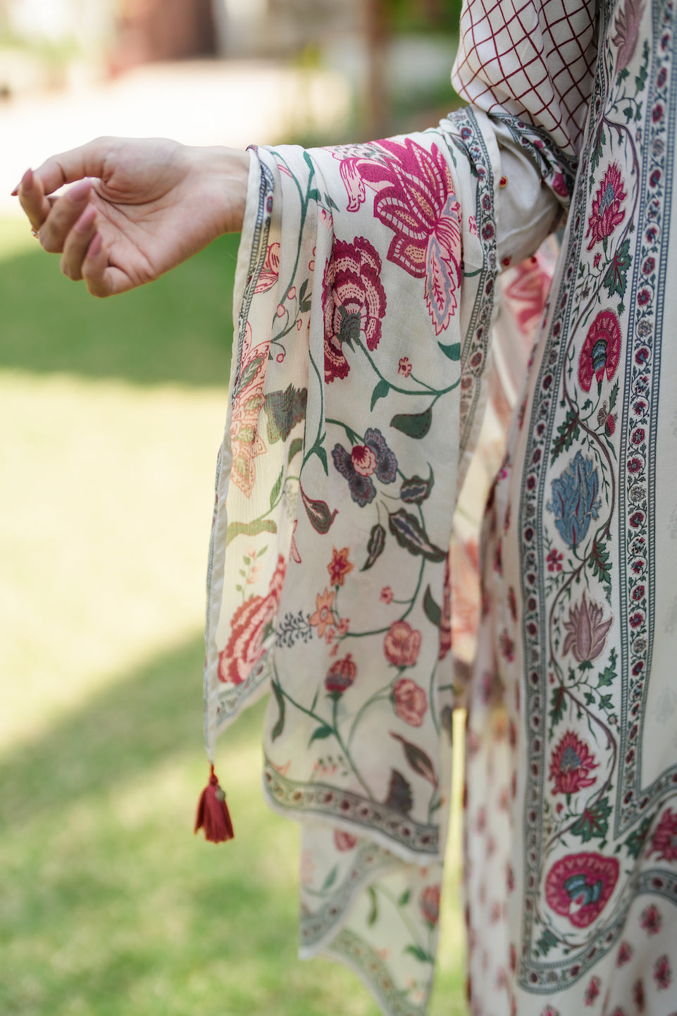 Off White Jaipur Bagh Muslin Suit Set