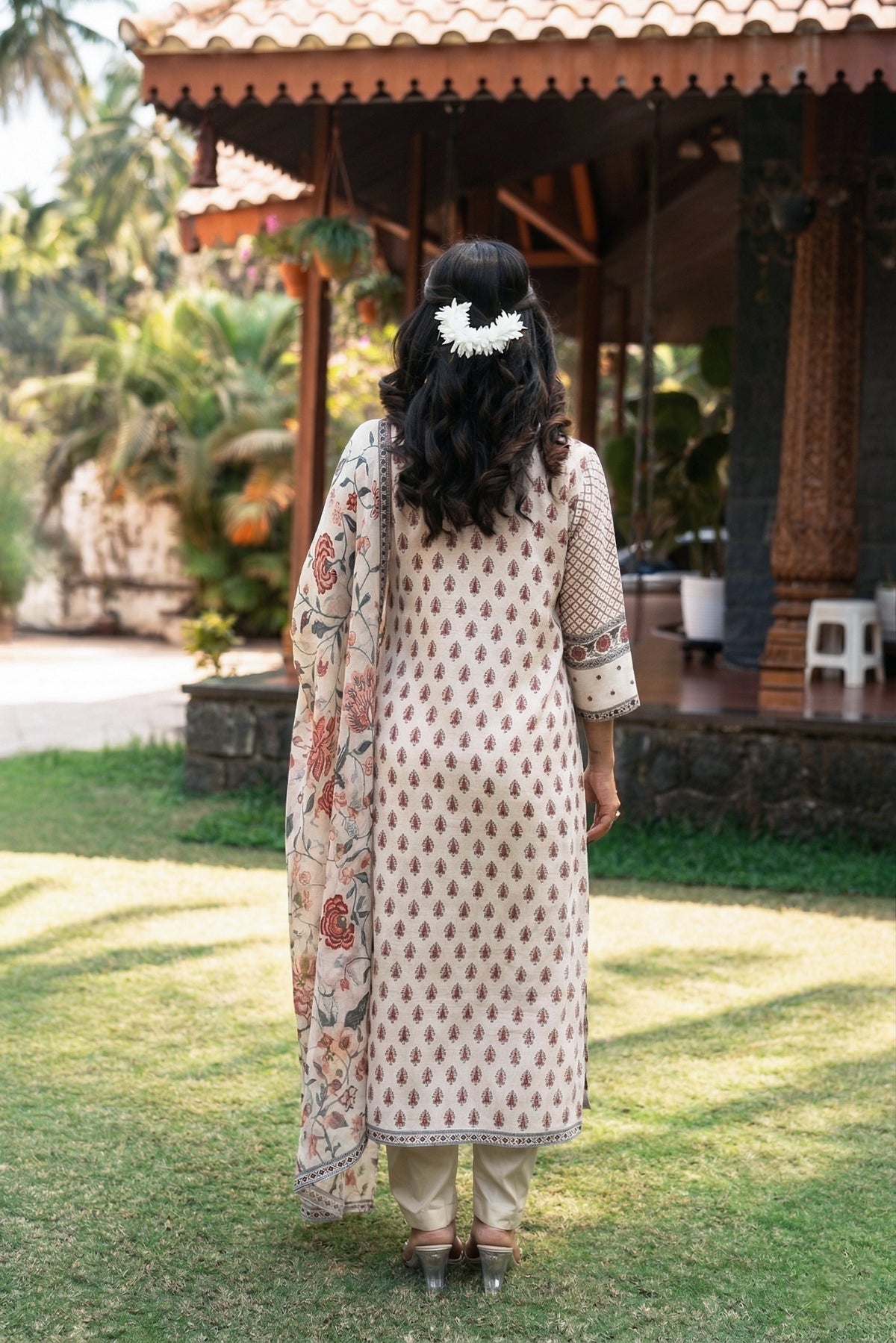 Off White Jaipur Bagh Muslin Suit Set