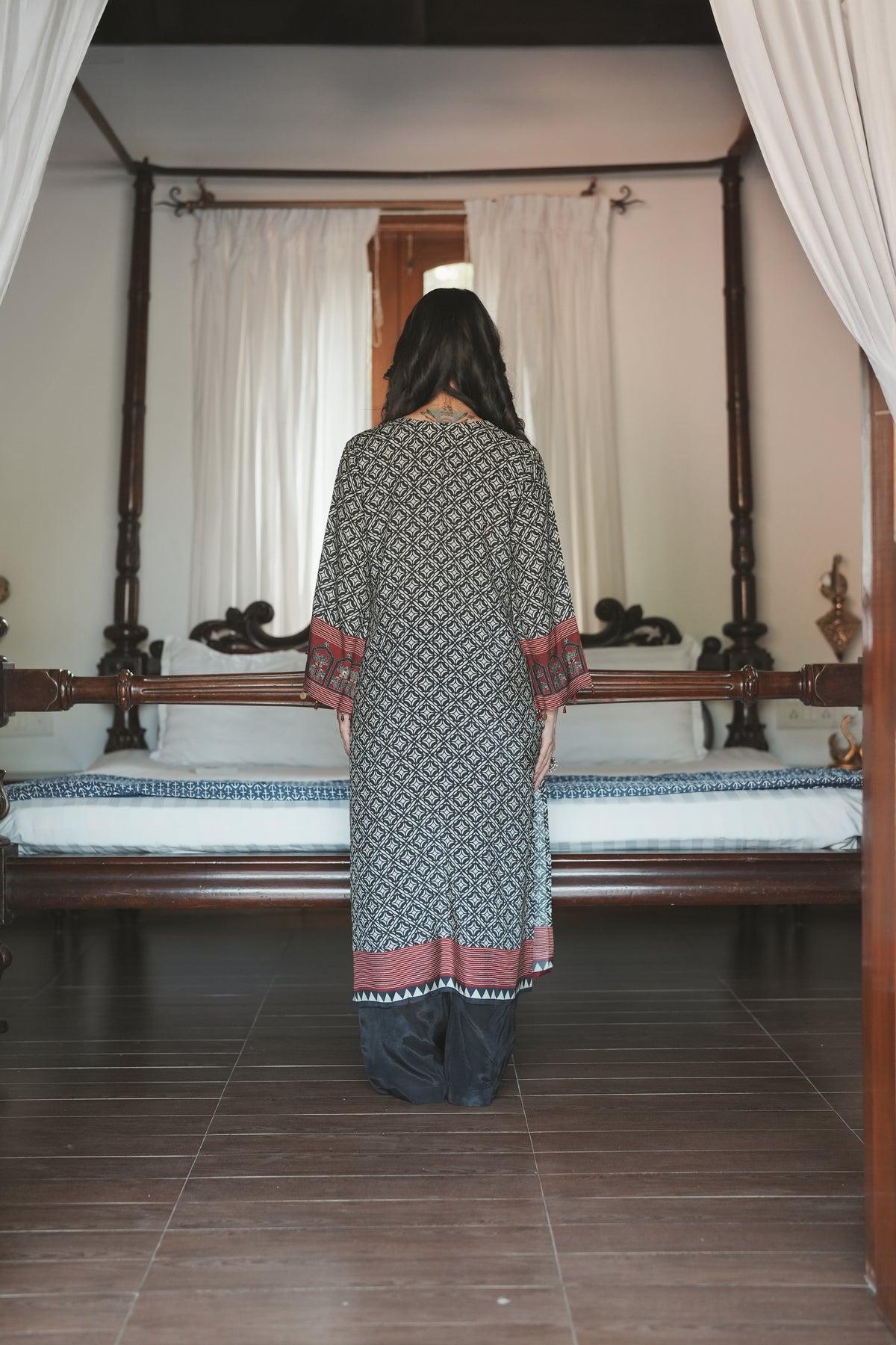 Noor Black & White Geometric Print Kurta Set