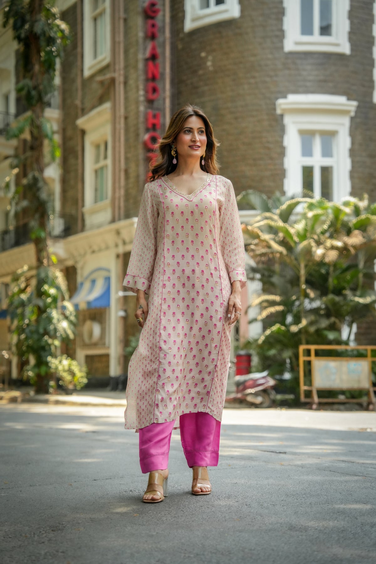 Beige Pink Small Buti with Gota V Neck Kurta Pant Set