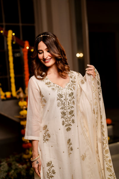 Ivory Pure Mul Chanderi with Metallic Thread work on Kurta and Dupatta Suit Set