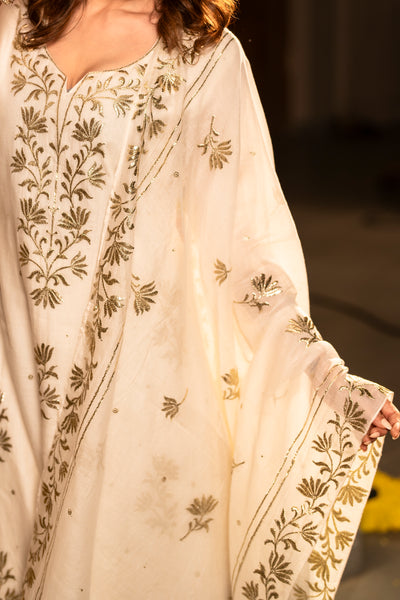 Ivory Pure Mul Chanderi with Metallic Thread work on Kurta and Dupatta Suit Set