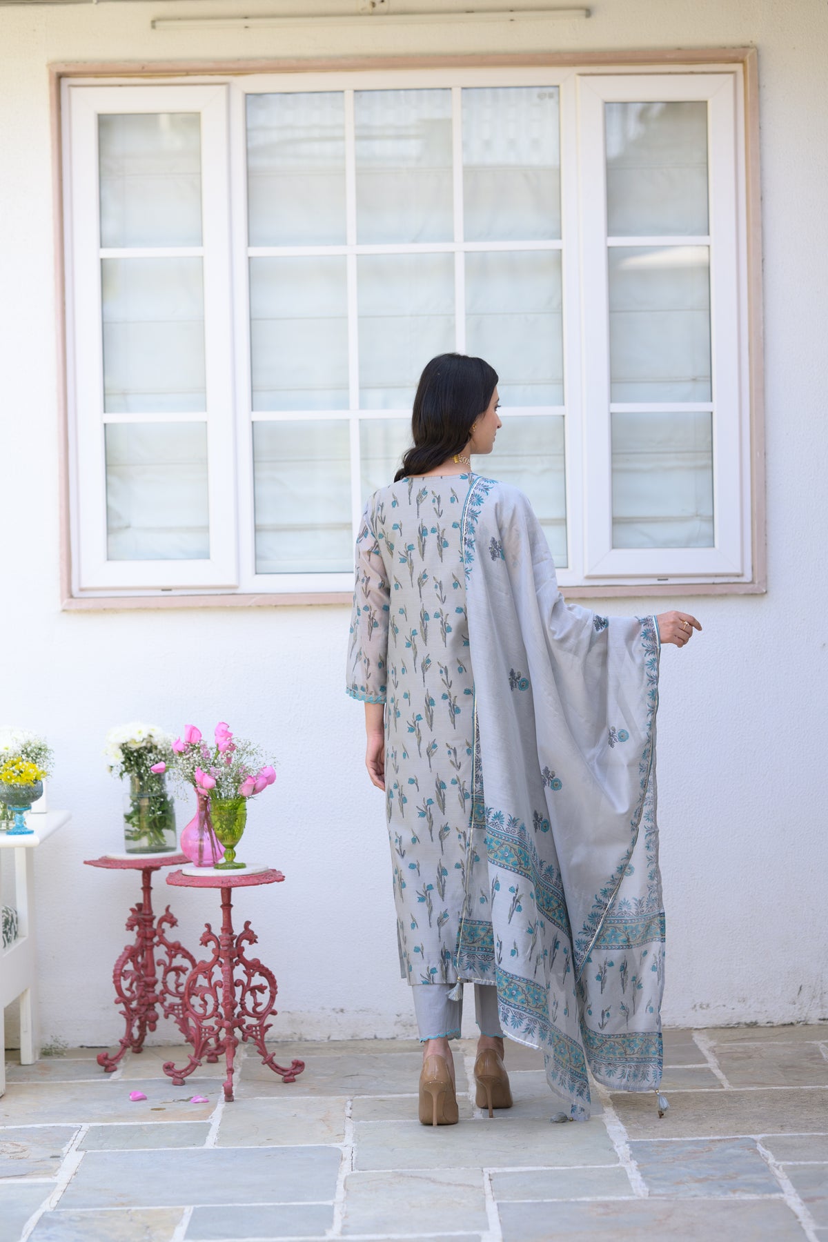 Grey Daisy Suit Set with thread scallope Work in Neck and Pant