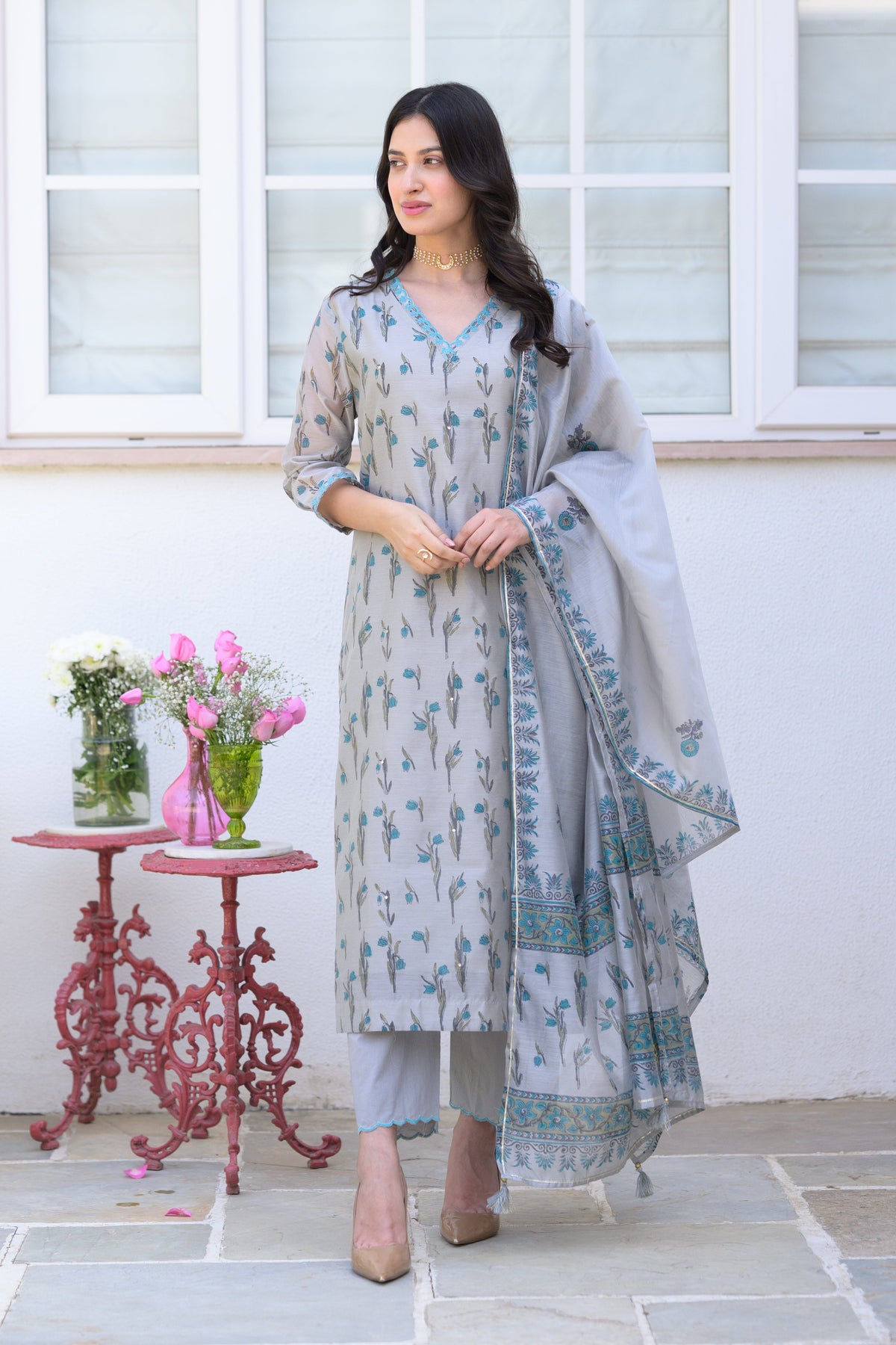 Grey Daisy Suit Set with thread scallope Work in Neck and Pant