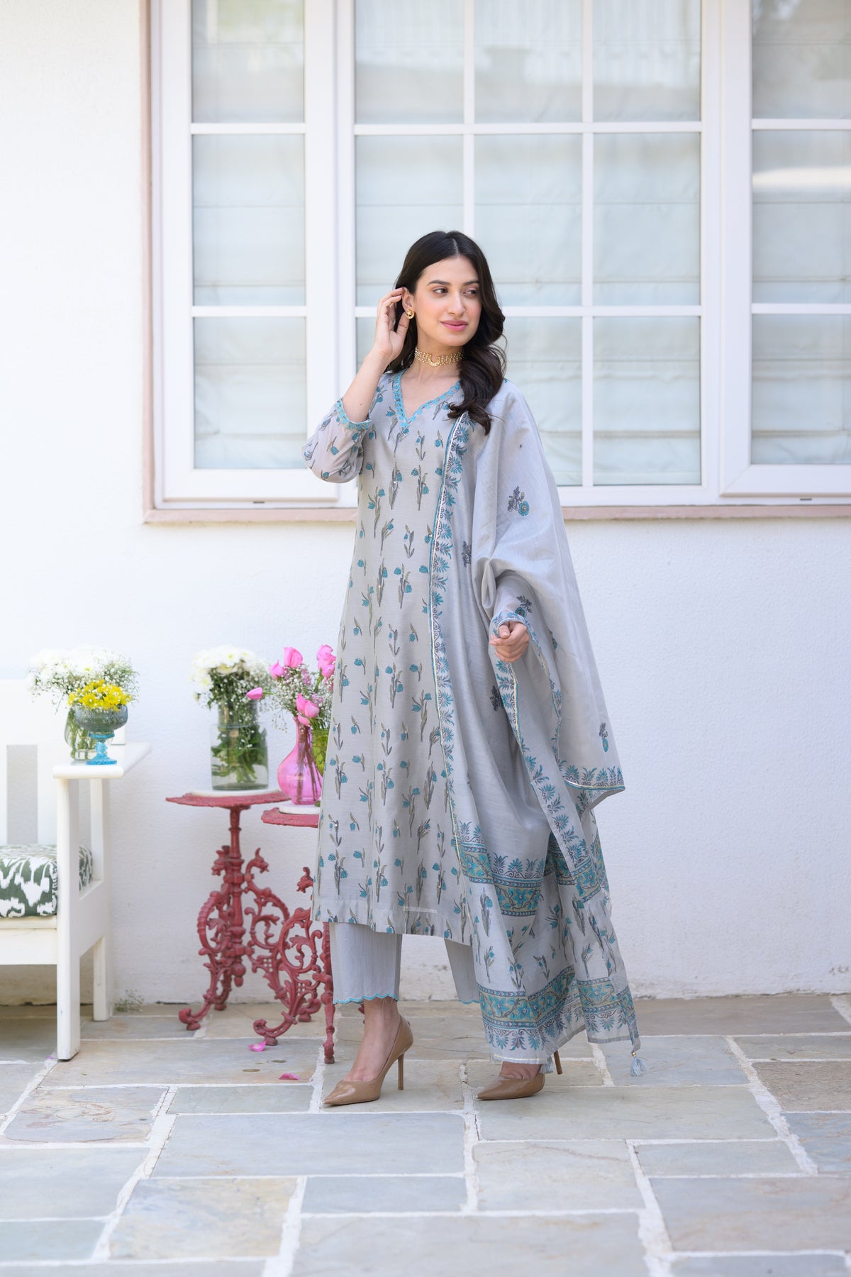 Grey Daisy Suit Set with thread scallope Work in Neck and Pant