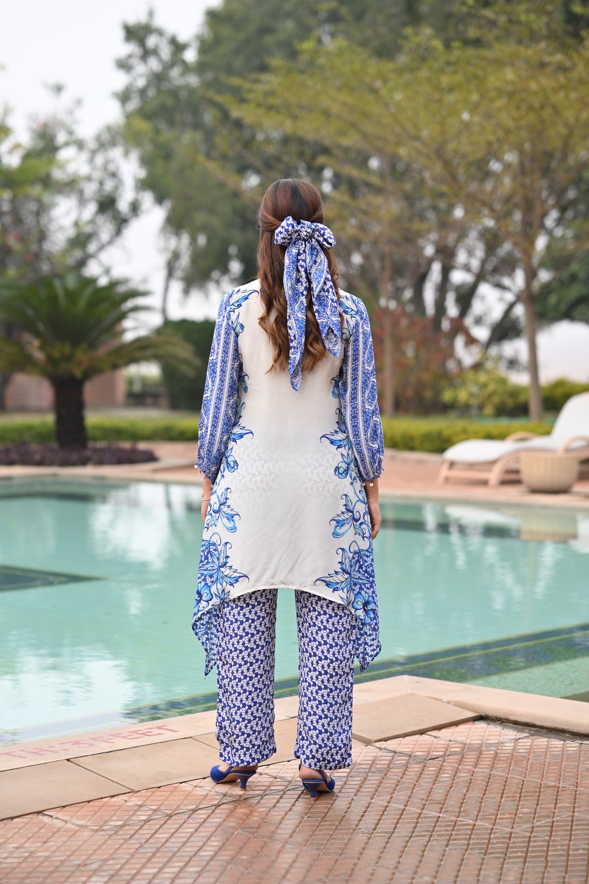 Blue and White Spring Placement  Kurta Set
