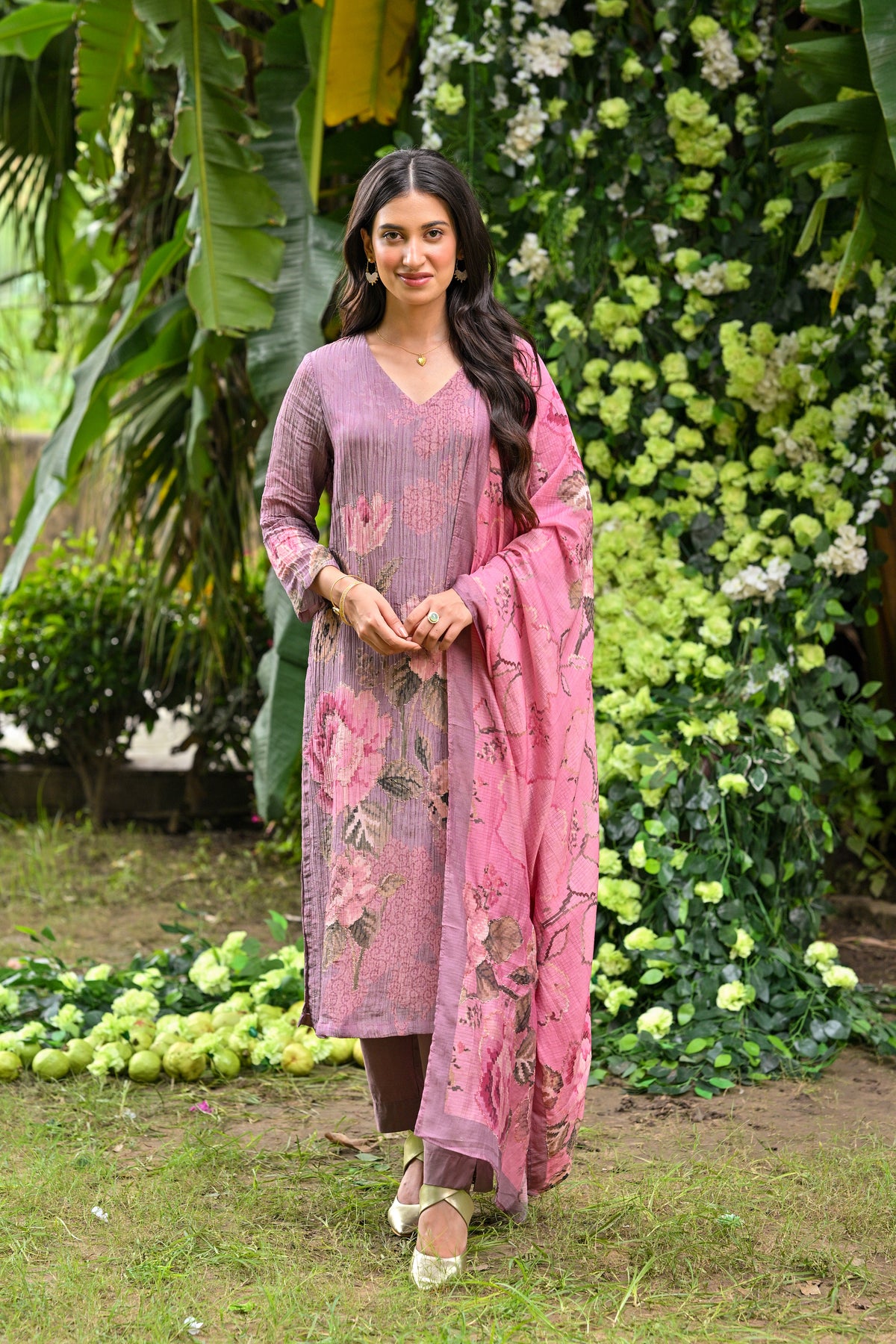 Rose lavender Pink Crush Muslin Suit Set with Sheen Effect and Zari thredle work