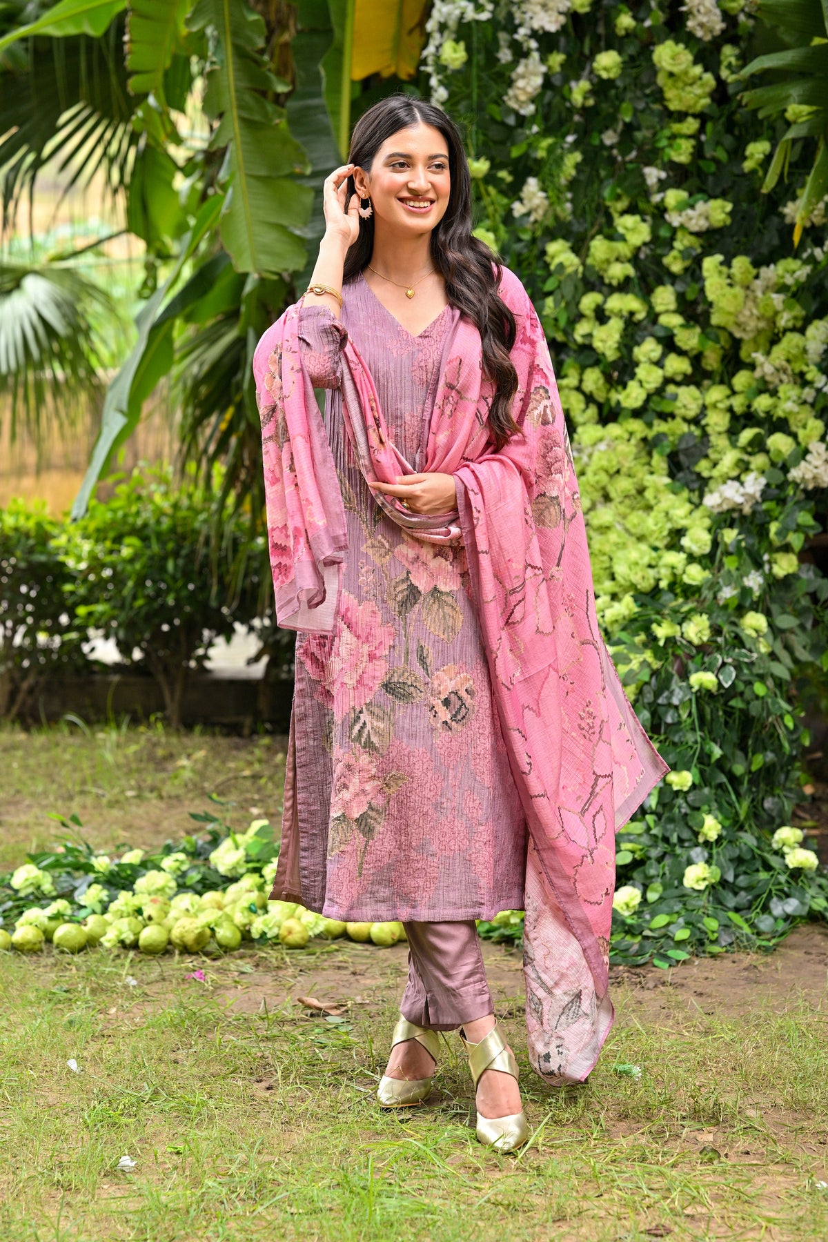 Rose lavender Pink Crush Muslin Suit Set with Sheen Effect and Zari thredle work