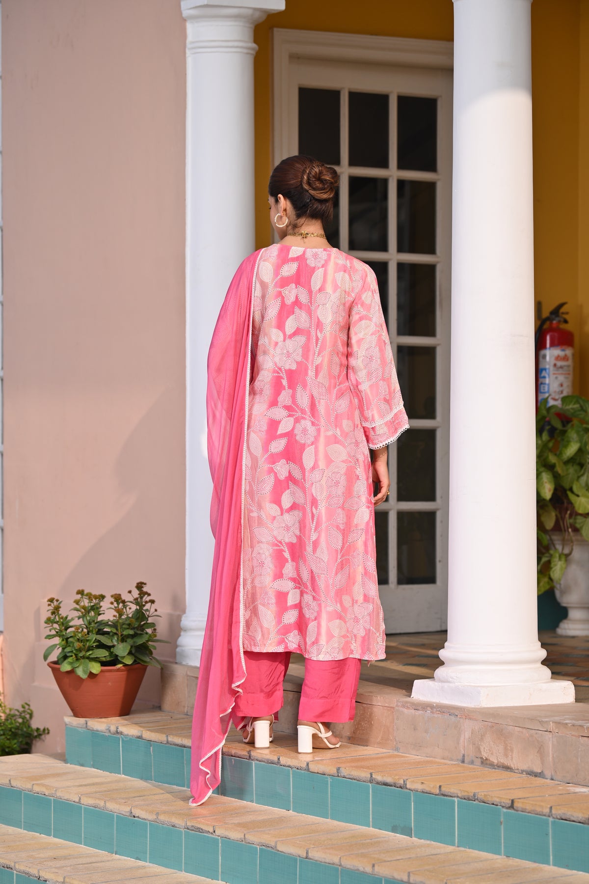 Spring Shaded Pink Muslin Suit Set with Chiffon Dupatta and Lace