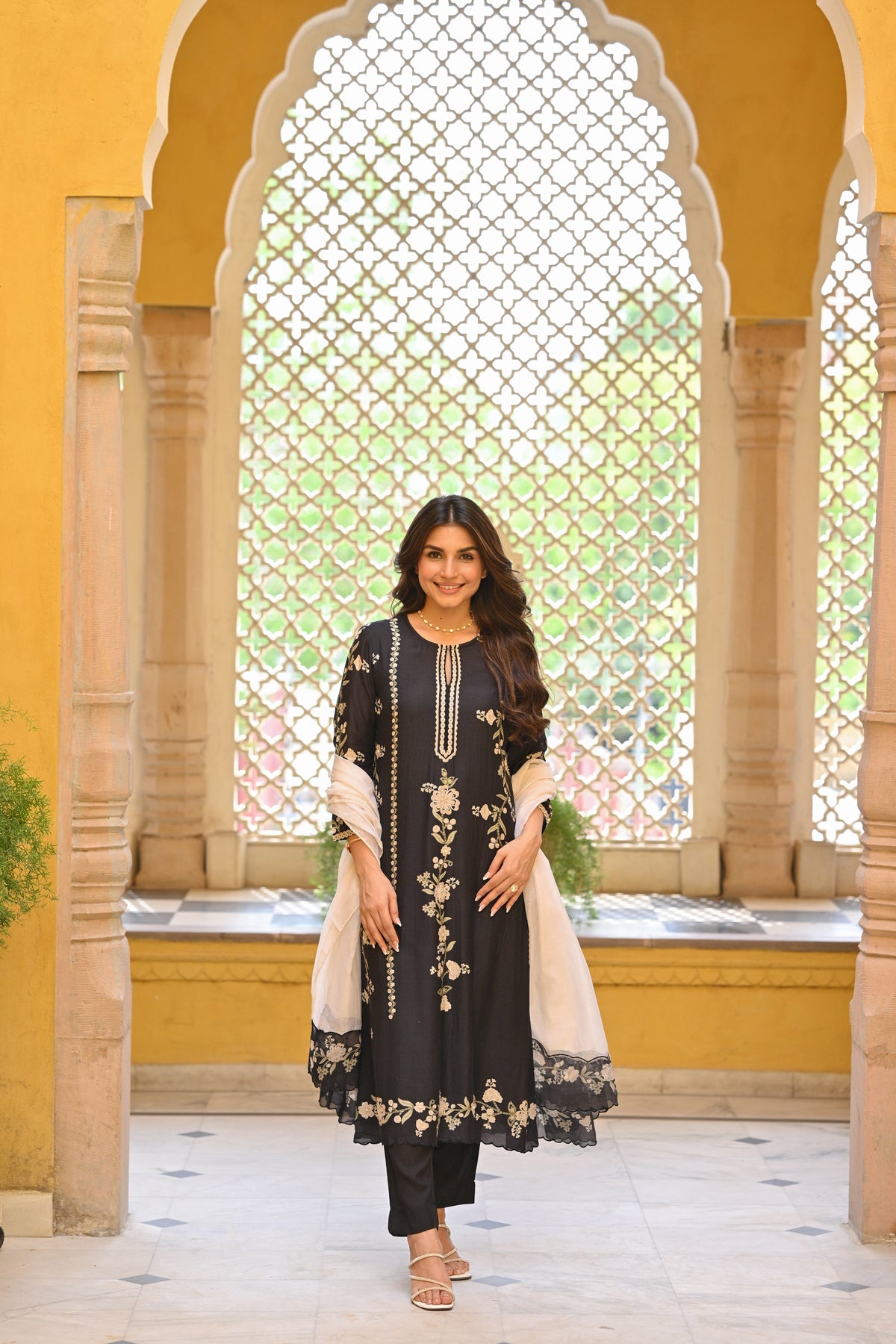 Soha Ali Khan in Black and Off White Placement Print Muslin Suit with Scallope Border