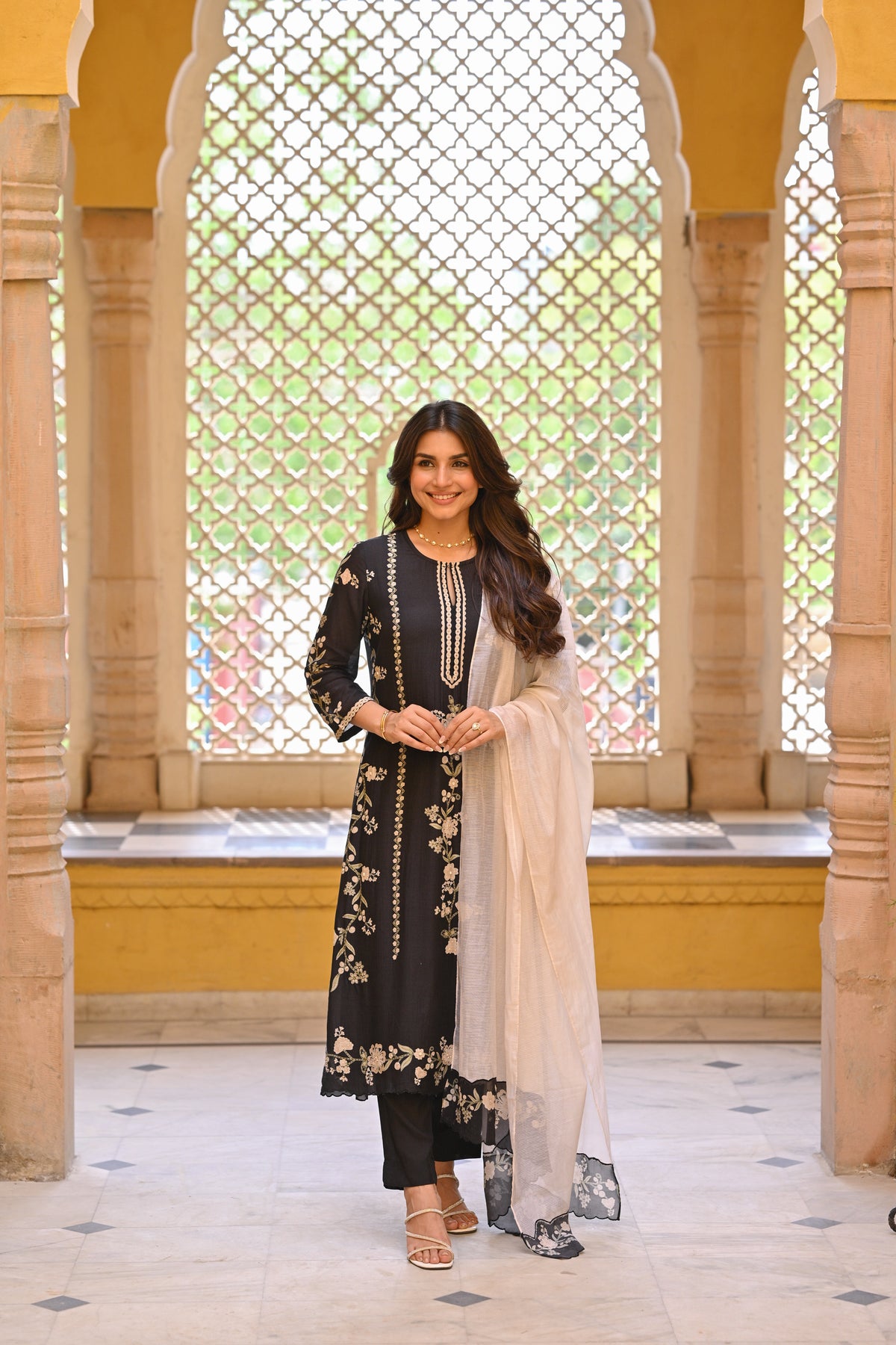 Soha Ali Khan in Black and Off White Placement Print Muslin Suit with Scallope Border