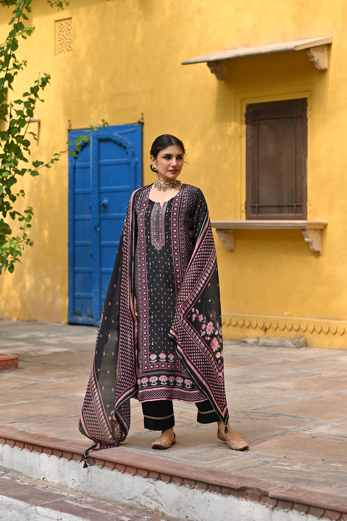 Black and Pink Small Buti with Panel Spread Gota Work Crepe Suit Set