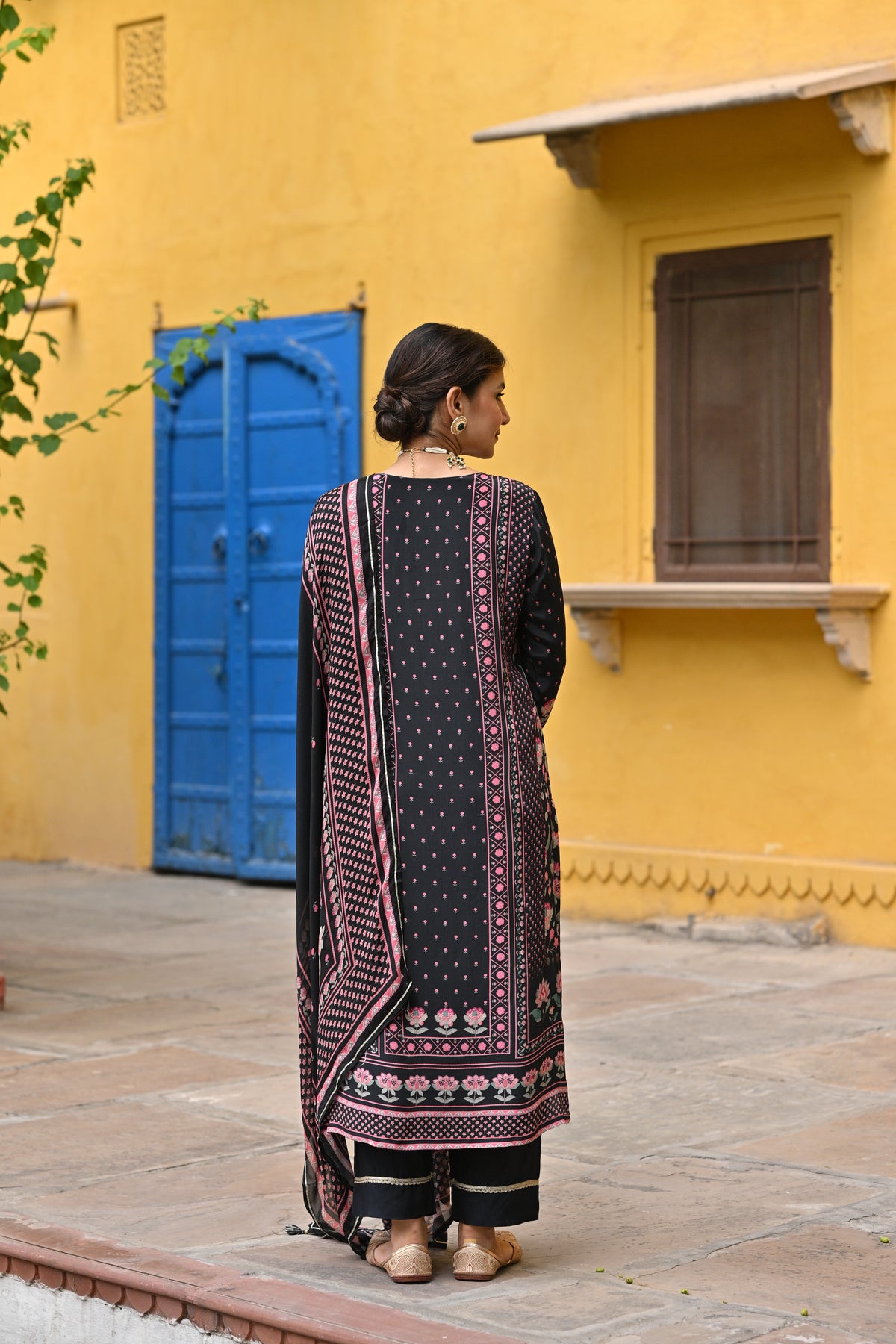 Black and Pink Small Buti with Panel Spread Gota Work Crepe Suit Set