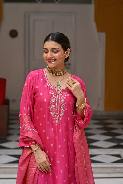 Pink Tyohaar Banarasi Gota Work with Scallope Border Suit Set