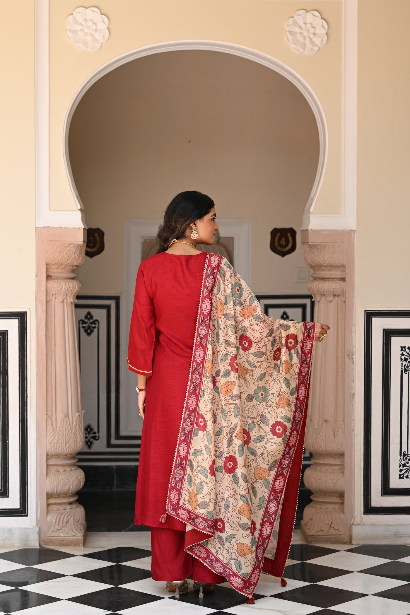 Aahana Kumra Shubh Red Kalamkari Dupatta Suit Set