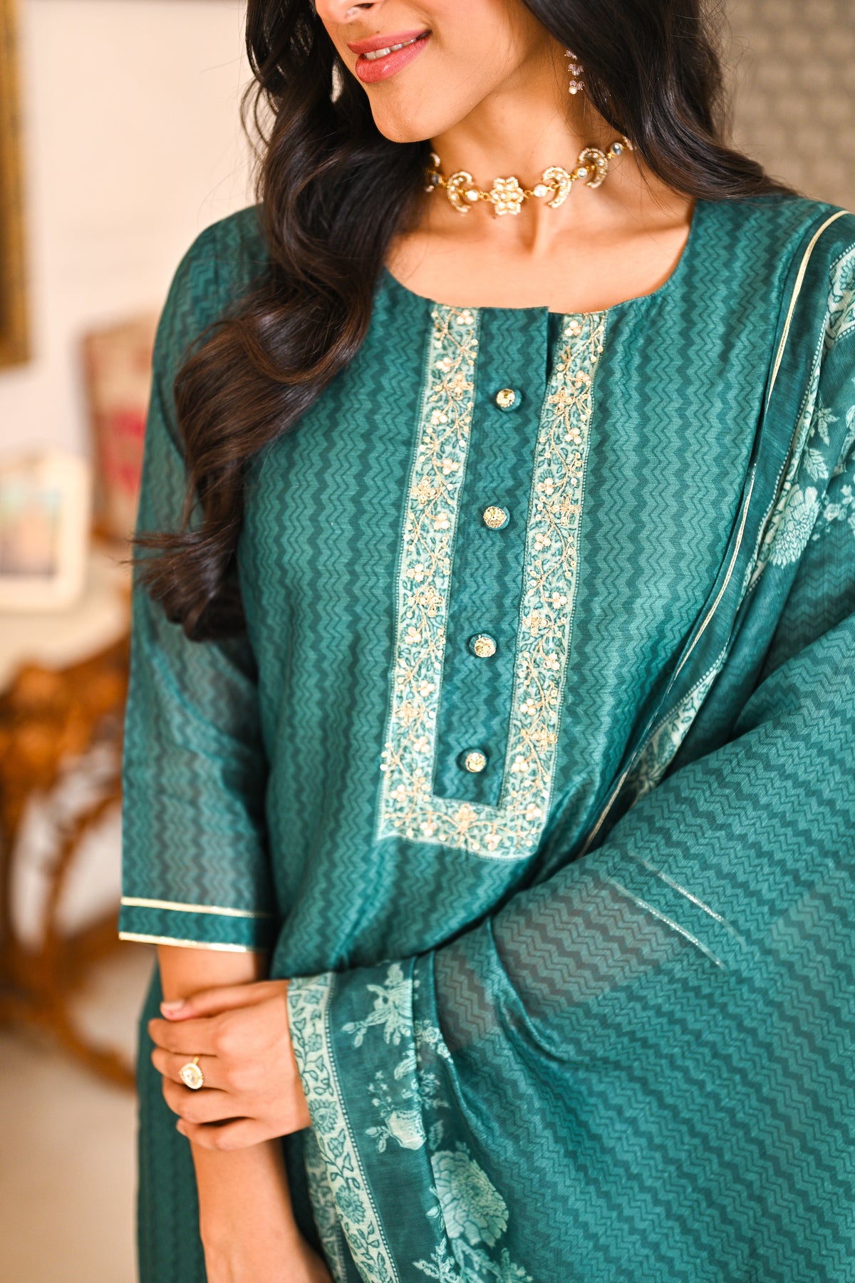 Rama Green Pure Crepe Spread Delicate Work Kurta with Overlapping Hem Pants