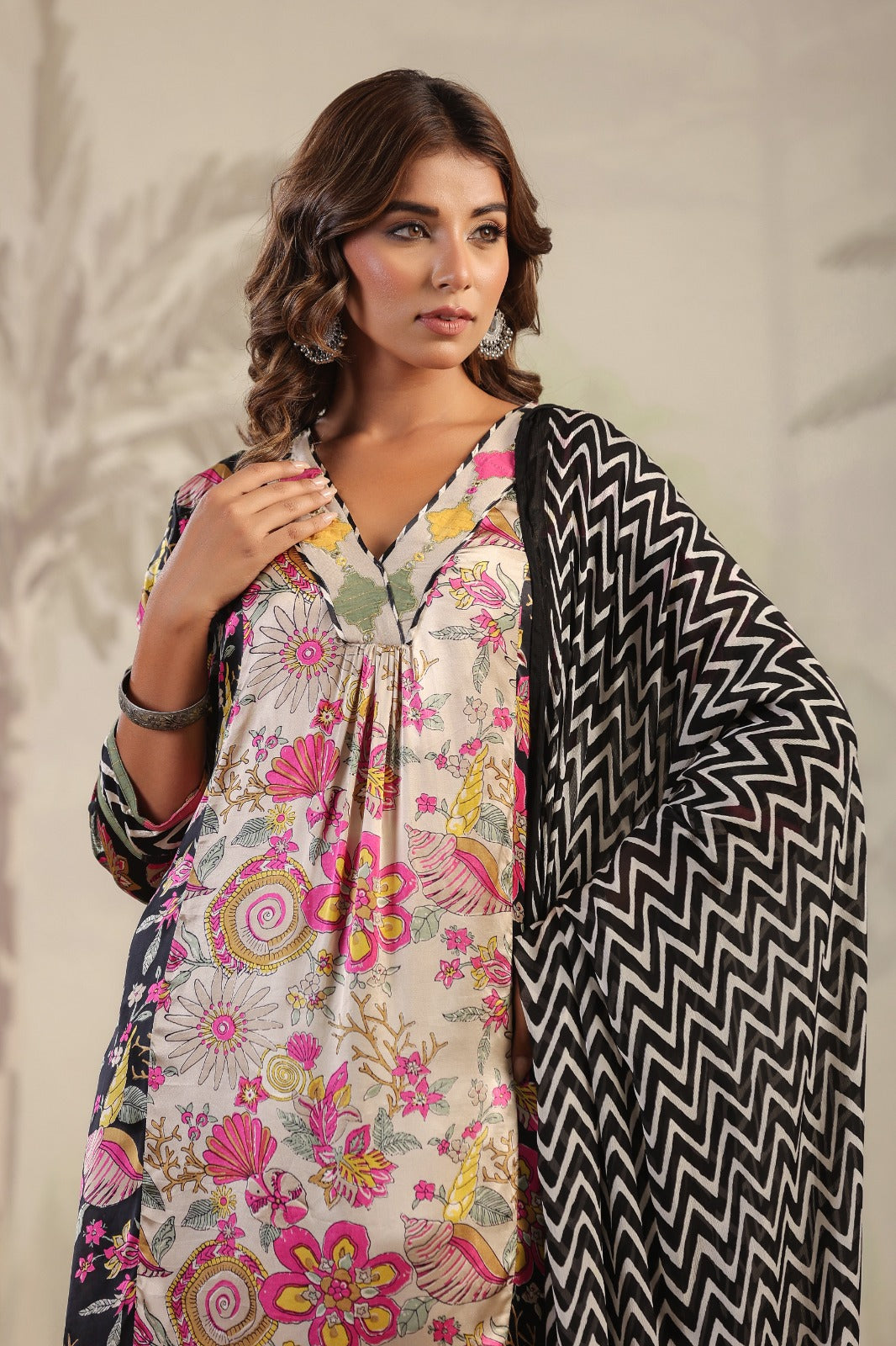 Black block and floral print panel pattern v neck gajji silk suit set with chiffon dupatta