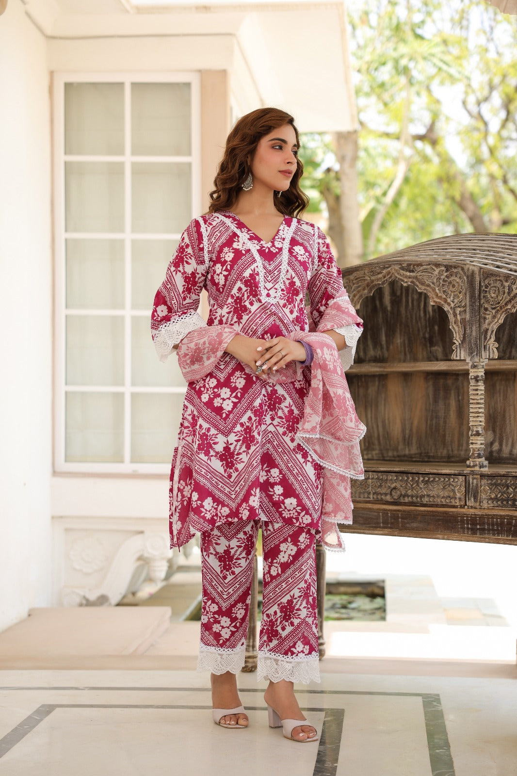 Pure mul cotton pink panel print suit set with pure soft organza dupatta