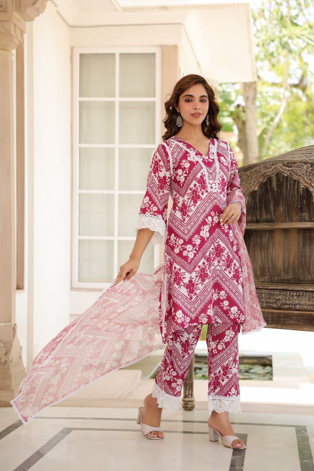 Pure mul cotton pink panel print suit set with pure soft organza dupatta