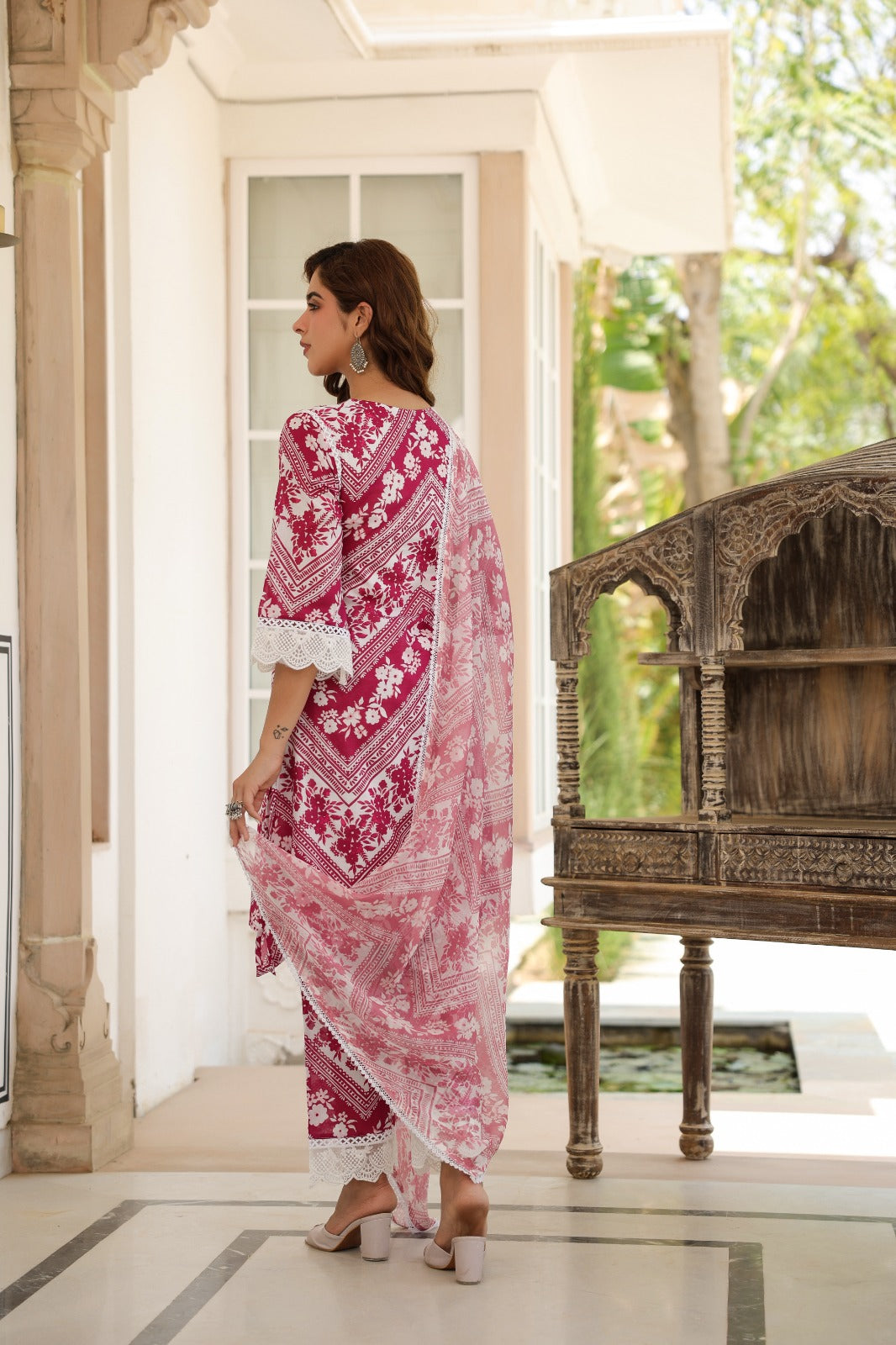 Pure mul cotton pink panel print suit set with pure soft organza dupatta