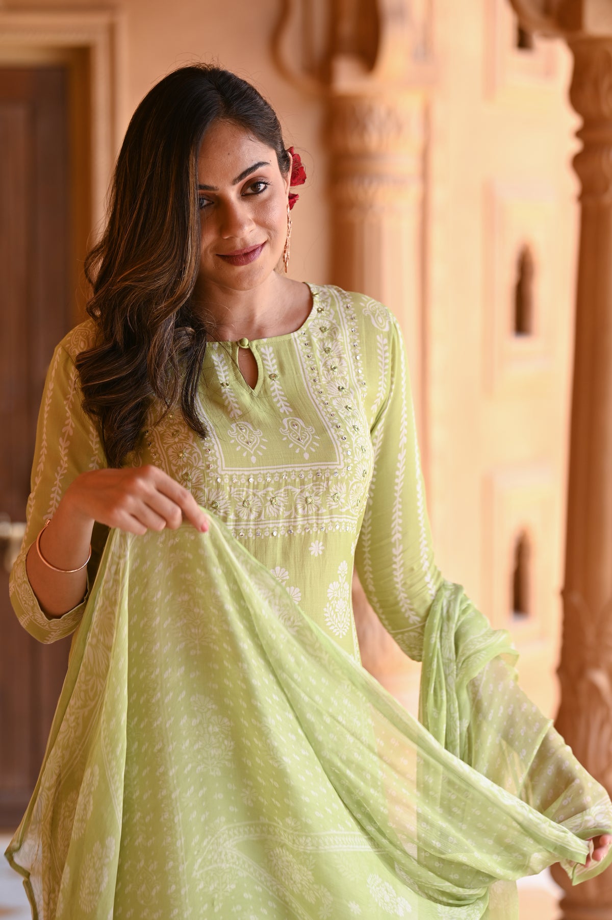 Sara Ali Khan In Pastel Green Muslin Suit Set with chiffon Dupatta