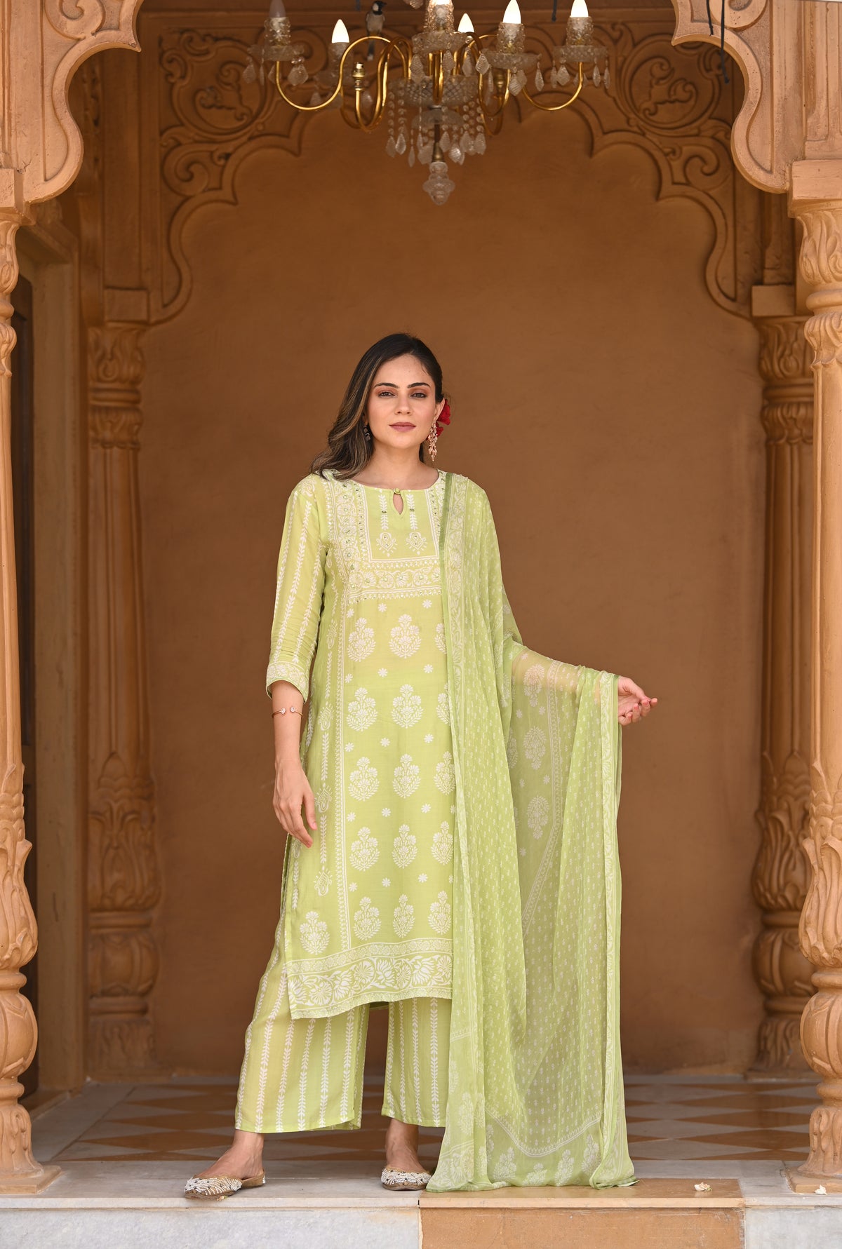 Sara Ali Khan In Pastel Green Muslin Suit Set with chiffon Dupatta