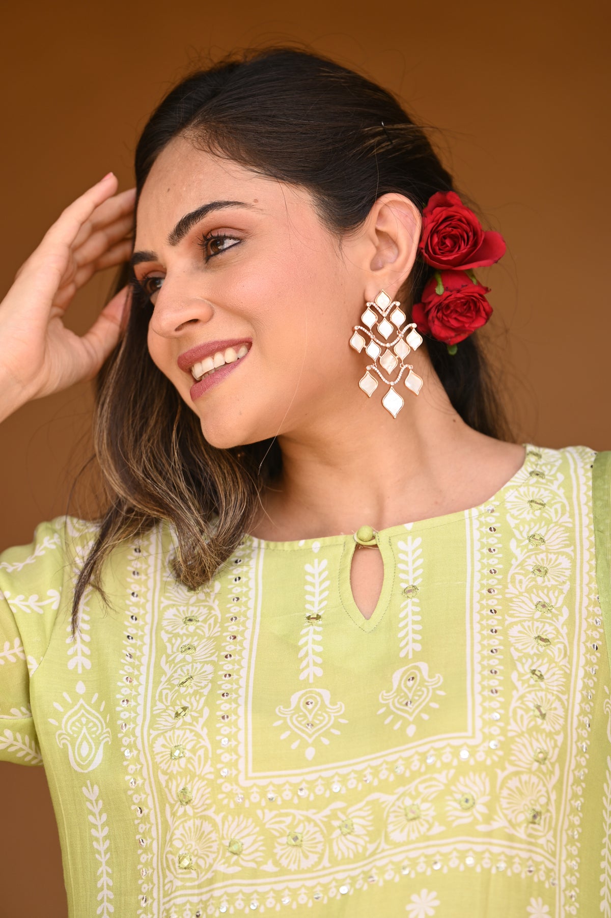 Sara Ali Khan In Pastel Green Muslin Suit Set with chiffon Dupatta