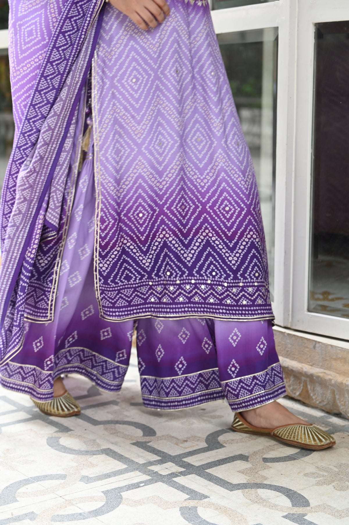 Sara Ali Khan In Lilac Shehzadi Bandhini Muslin Suit Set